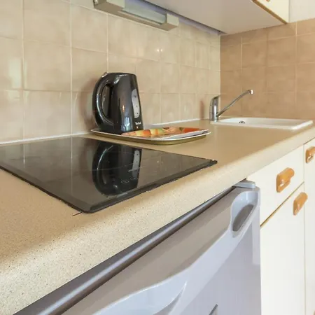 Montalbert , 2 Pièces, 4 Personnes - Fr-1-181-2454